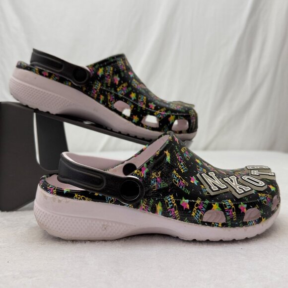 Crocs Sandals New Kids On The Block Edition Black White with NKOTB Croc Charms - Picture 3 of 10